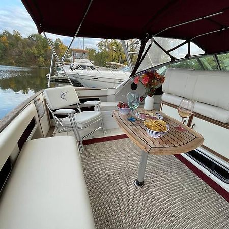 Private Yacht On Catskill Creek Экстерьер фото