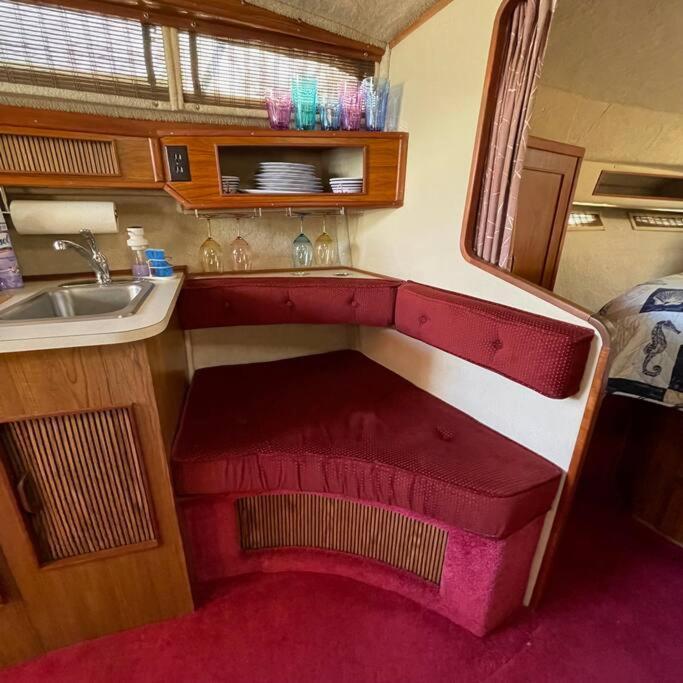 Private Yacht On Catskill Creek Экстерьер фото