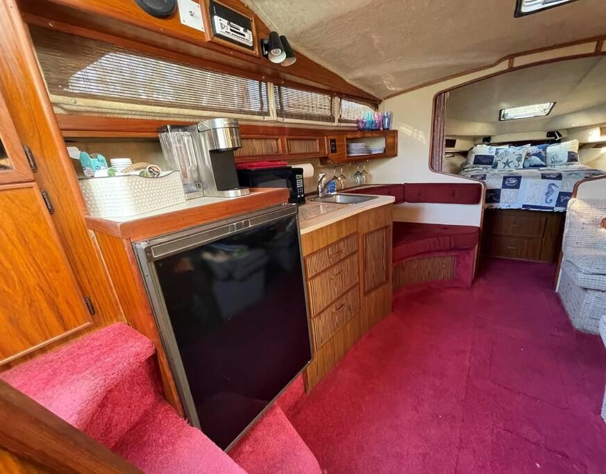Private Yacht On Catskill Creek Экстерьер фото